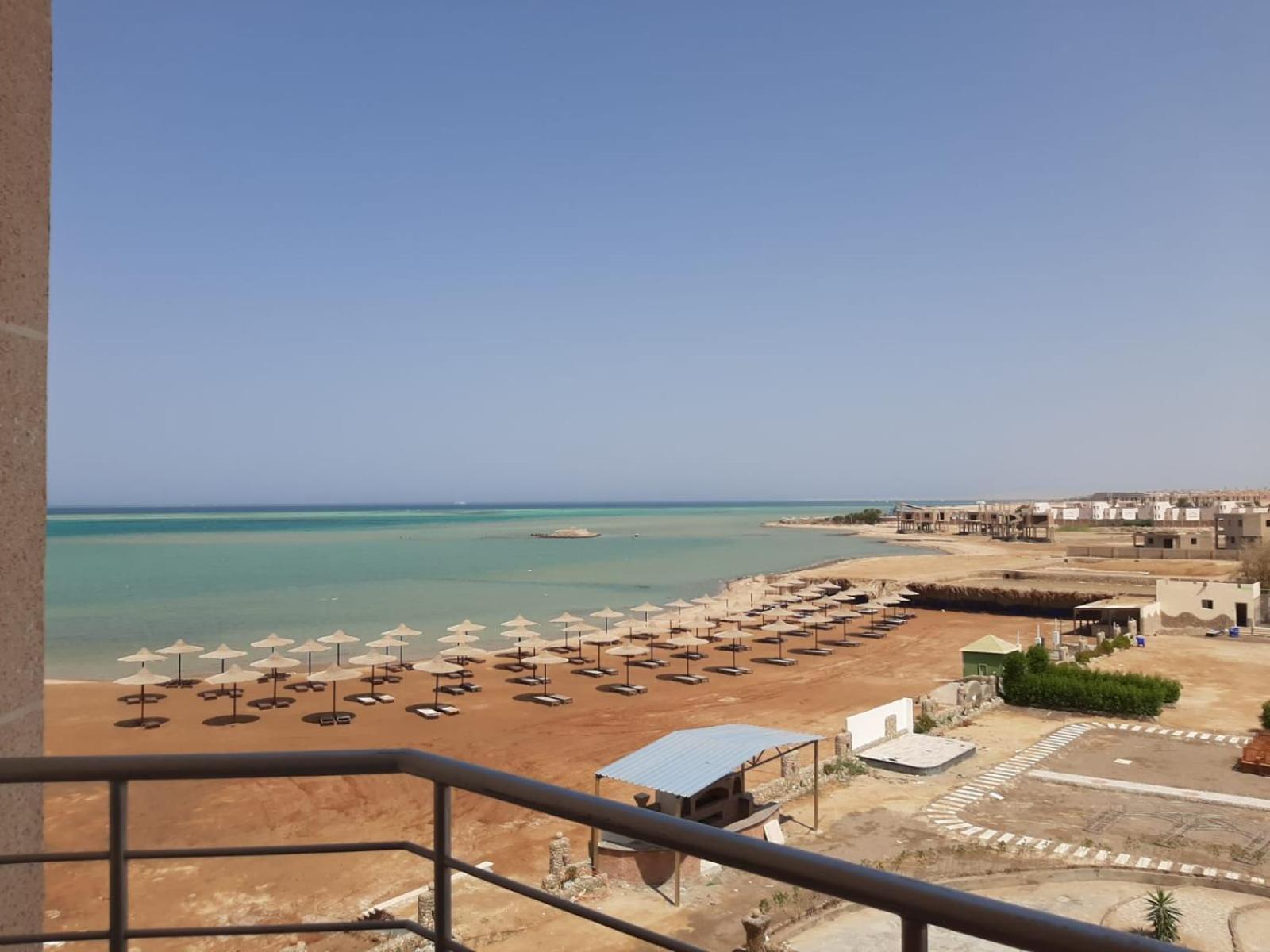 후르가다 Casablanca Beach For Families And Couples Only 아파트 호텔 외부 사진